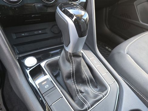 New 2024 Volkswagen Taos SE image 20