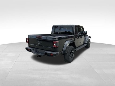 Used 2022 Jeep Gladiator Overland image 4