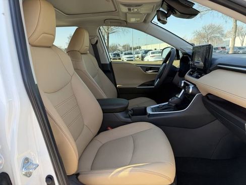 Used 2024 Toyota RAV4 Limited image 29