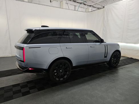 Used 2024 Land Rover Range Rover SE AWD/4WD image 4