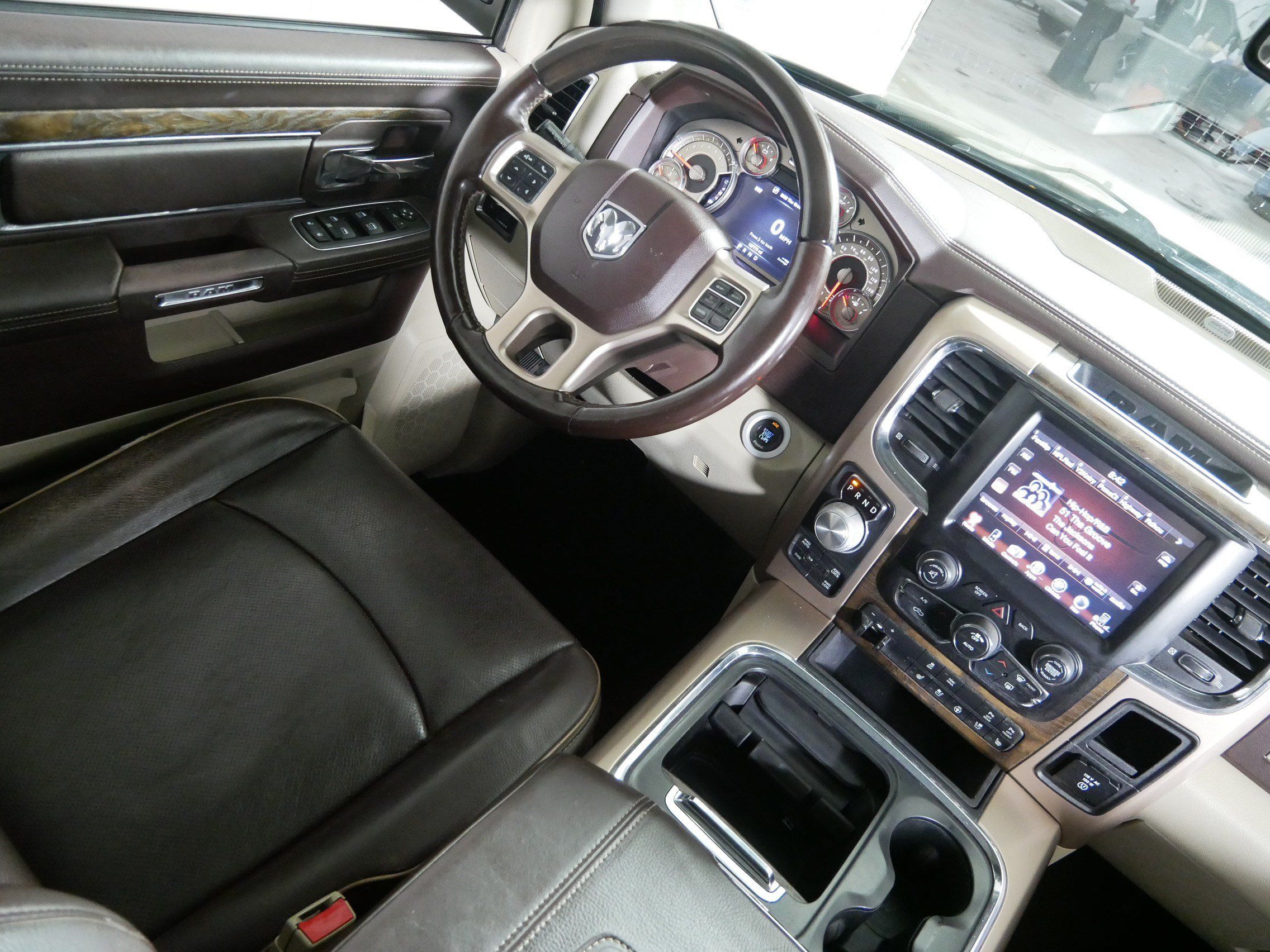 Used 2015 RAM 1500 Laramie Longhorn w/ Convenience Group AWD/4WD image 9