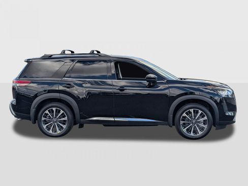 New 2026 Nissan Pathfinder Platinum FWD image 6