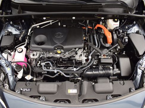 Used 2021 Toyota Venza LE image 9