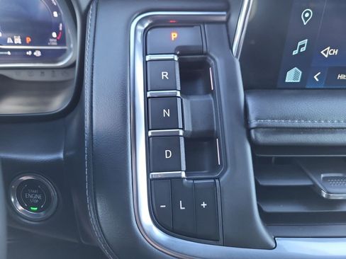 Used 2023 Chevrolet Suburban LT image 20