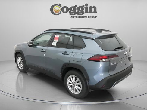 New 2026 Toyota Corolla Cross LE w/ Moonroof Package FWD image 10