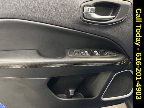 Used 2017 Jeep Compass Latitude w/ Cold Weather Group image 25