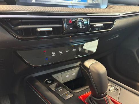 Certified 2025 Nissan Kicks SR AWD/4WD image 22