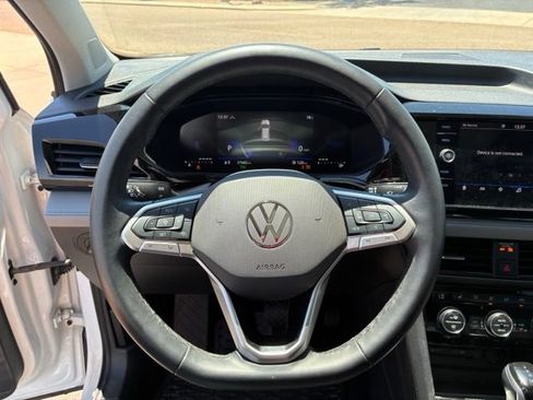 Used 2024 Volkswagen Taos SE AWD/4WD image 14