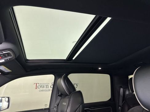 Used 2024 RAM 1500 Laramie image 23