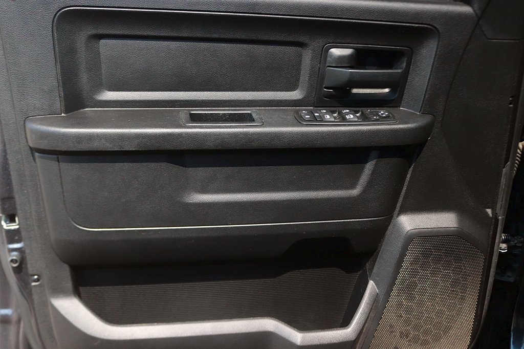 Used 2015 RAM 1500 Express AWD/4WD image 12