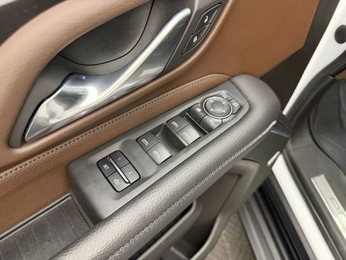 Used 2021 GMC Yukon Denali AWD/4WD image 12