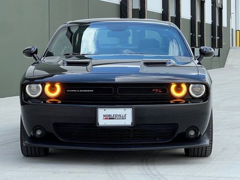 Used 2016 Dodge Challenger R/T Scat Pack w/ Leather Interior Group RWD image 6
