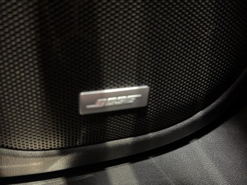 Used 2022 GMC Acadia Denali w/ GMC Pro Grade Package image 36