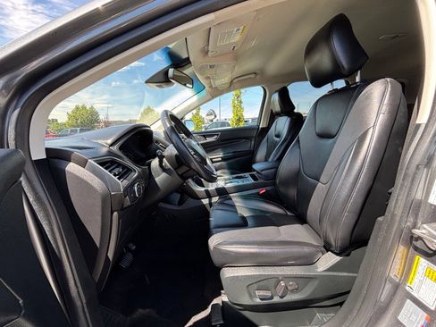 Used 2022 Ford Edge Titanium AWD/4WD image 13