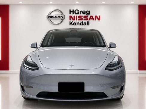 Used 2025 Tesla Model Y Long Range RWD image 5