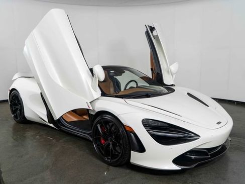 Used 2020 McLaren 720S Luxury RWD image 3