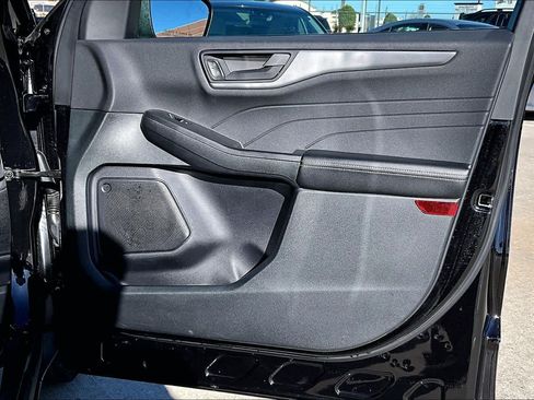 Used 2025 Ford Escape Active AWD/4WD image 42