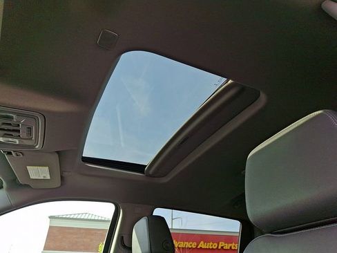 Used 2021 Chevrolet Silverado 1500 LT Trail Boss w/ Convenience Package II image 16