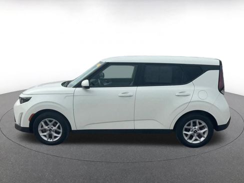 Used 2025 Kia Soul LX w/ LX Technology Package image 9