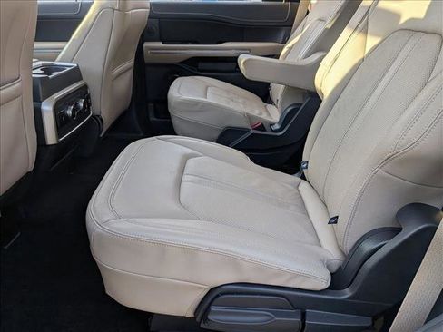 Used 2023 Ford Expedition Limited image 19