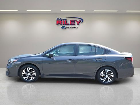 Used 2023 Subaru Legacy image 2