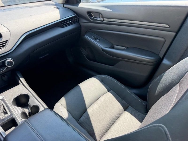 Used 2024 Nissan Altima 2.5 S FWD image 14