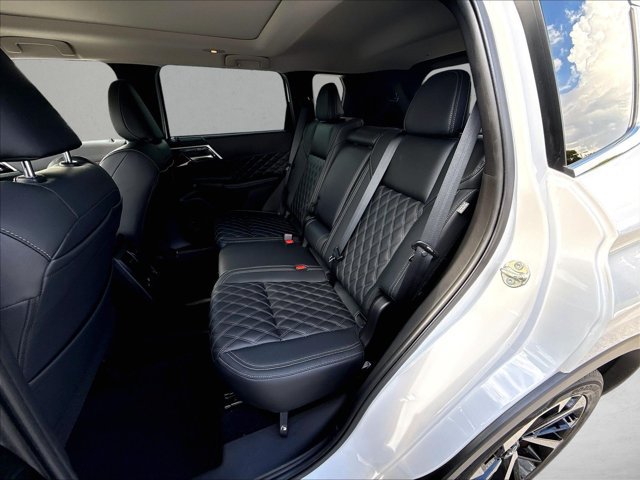 Used 2023 Mitsubishi Outlander SEL FWD image 27