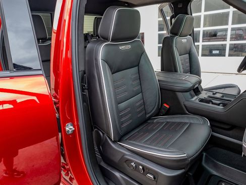 Used 2025 GMC Sierra 2500 AT4X image 30