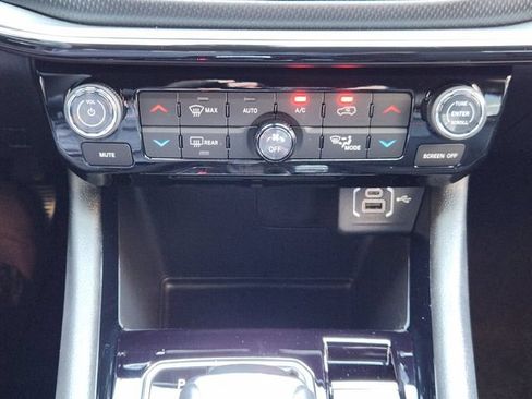Used 2026 Jeep Compass Trailhawk AWD/4WD image 21