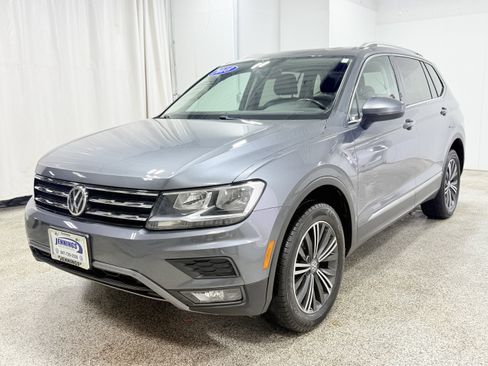 Used 2018 Volkswagen Tiguan SEL image 3