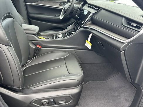 New 2026 Jeep Grand Cherokee Limited image 13