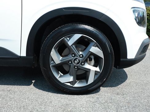 Used 2025 Hyundai Venue SEL FWD image 5