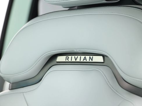 Used 2024 Rivian R1S Adventure AWD/4WD image 18