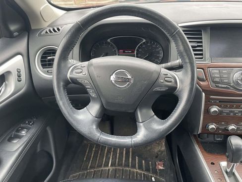 Used 2019 Nissan Pathfinder Platinum image 23
