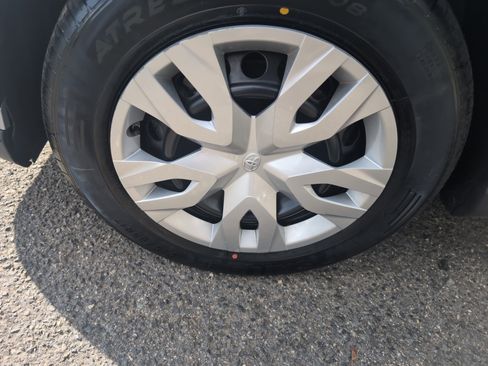 Certified 2023 Toyota Corolla Cross L image 10