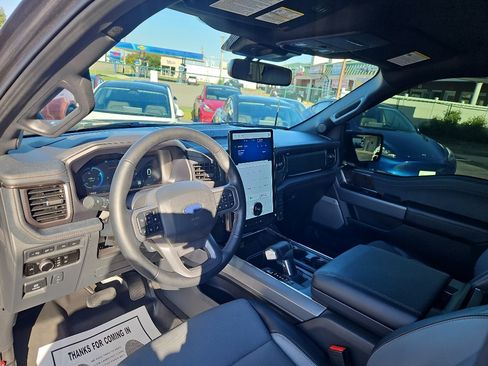 Used 2023 Ford F150 Lightning Lariat image 17