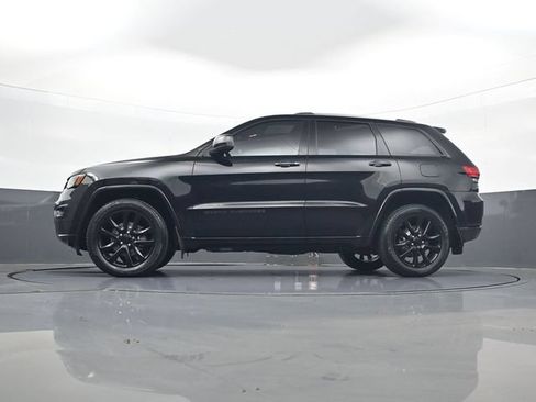 Used 2020 Jeep Grand Cherokee Altitude AWD/4WD image 28