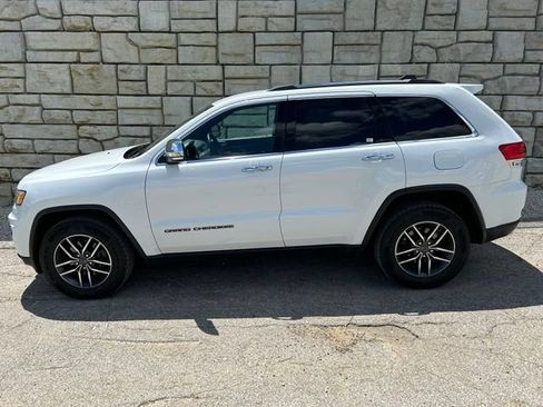 Certified 2019 Jeep Grand Cherokee Limited AWD/4WD image 3