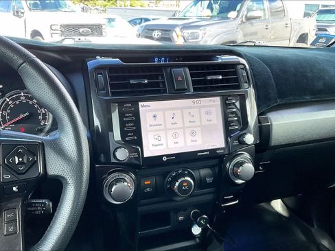 Used 2020 Toyota 4Runner 4WD image 15
