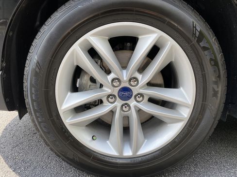 Used 2018 Ford Edge SEL FWD image 41