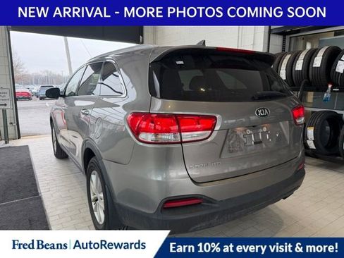 Used 2018 Kia Sorento LX image 5