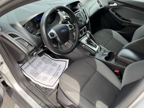 Used 2014 Ford Focus SE w/ SE Winter Package FWD image 10
