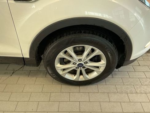 Used 2017 Ford Escape SE AWD/4WD image 15