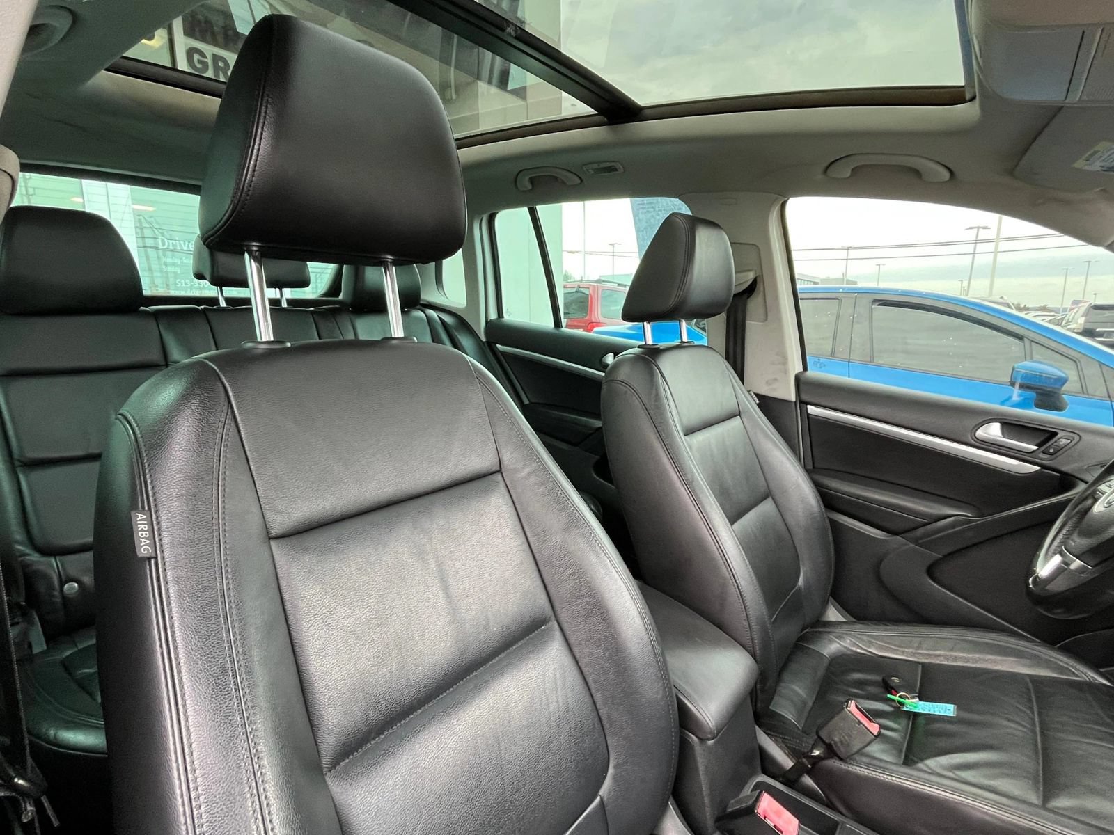 Used 2013 Volkswagen Tiguan SEL FWD image 27