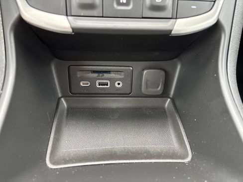 Used 2023 GMC Terrain SLT AWD/4WD image 30