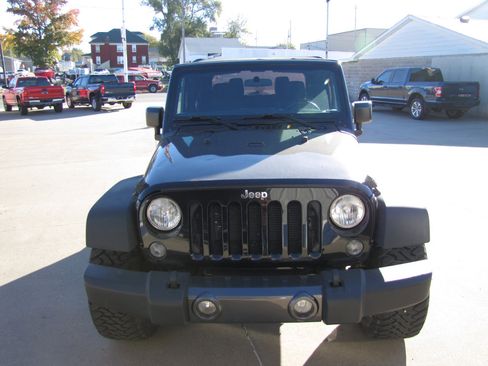 Used 2015 Jeep Wrangler Sport image 3