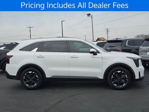New 2026 Kia Sorento S w/ S Panoramic Sunroof Package FWD image 2