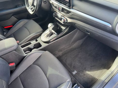 Used 2022 Kia Forte GT-Line w/ GT-Line Premium Package image 14