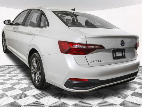 Used 2024 Volkswagen Jetta SE w/ Panoramic Sunroof Package FWD image 17