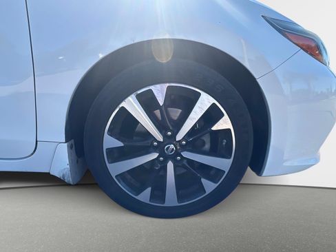 Used 2018 Nissan Altima 2.5 SR FWD image 5